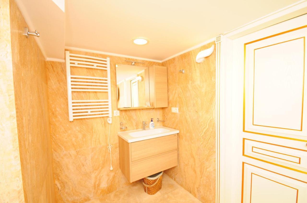 Orbi Apart Hotel In Front Of Aquapark باتومي المظهر الخارجي الصورة