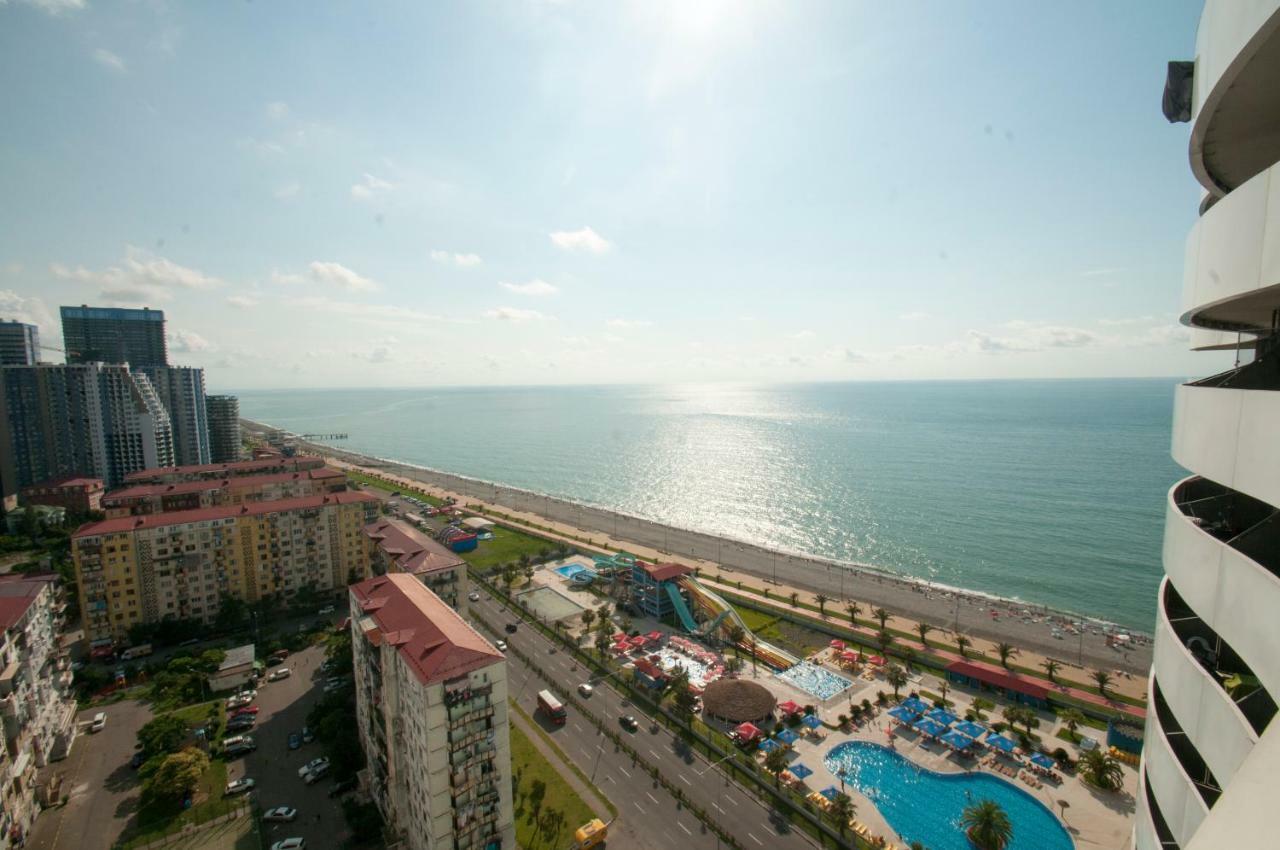 Orbi Apart Hotel In Front Of Aquapark باتومي المظهر الخارجي الصورة
