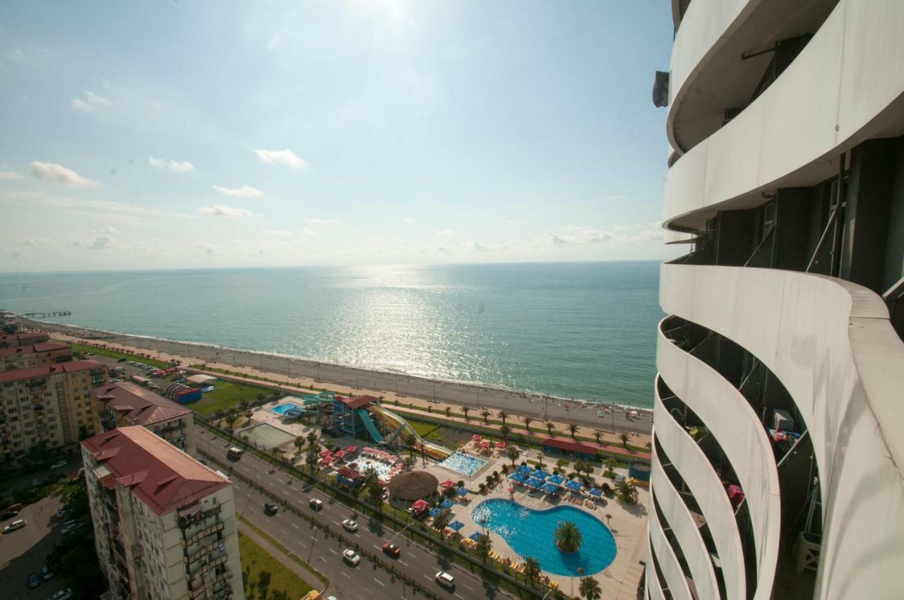 Orbi Apart Hotel In Front Of Aquapark باتومي المظهر الخارجي الصورة