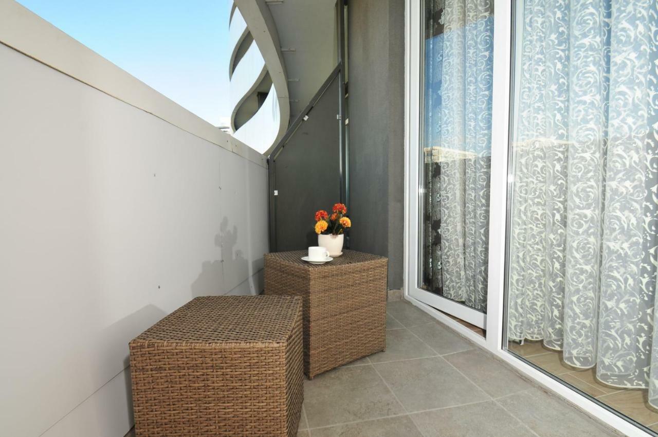Orbi Apart Hotel In Front Of Aquapark باتومي المظهر الخارجي الصورة