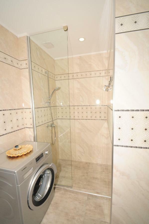 Orbi Apart Hotel In Front Of Aquapark باتومي المظهر الخارجي الصورة